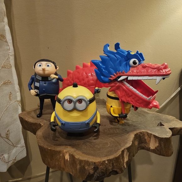 Minions The Rise Of Gru Dragon Disguise & 4 Other Characters Bundle - Picture 2 of 16